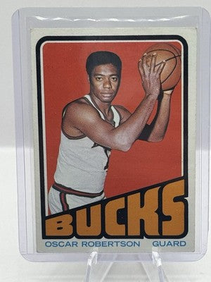 1972-73 Topps #25 Oscar Robertson Milwaukee Bucks - light corner wear