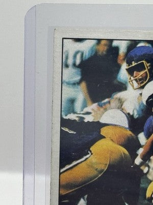 1975 Topps #367 Dan Fouts San Diego Chargers - some corner/edge wear